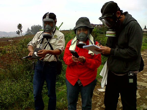 Kadar CO2 di Gunung Dieng Diperiksa