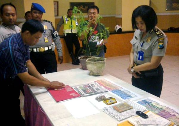 Simpan Ganja, Juragan Kos Dibekuk