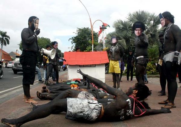 Demo Peringati Hari Kelahiran Pancasila