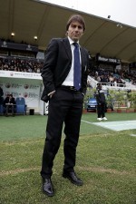 Conte Siapkan Formasi 4-2-4 