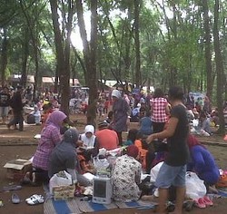 Ragunan Meriah di Hari Pertama Long Weekend