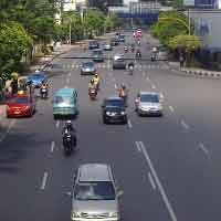 Asyik... Libur Panjang Jalanan di Surabaya Lengang