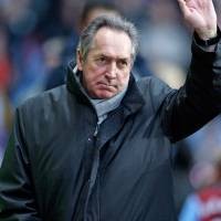 Houllier Tinggalkan Villa karena Alasan Kesehatan