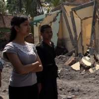 Kunjungi Pengungsi Merapi, Putri Bungsu Sultan HB X Bantu Alas Tidur