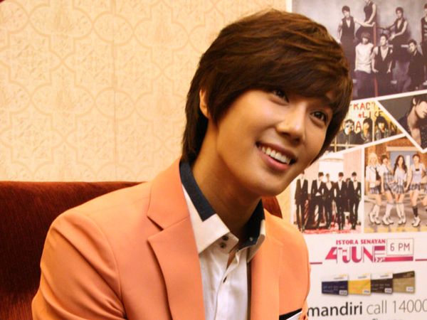 Manisnya Senyum Park Jung Min