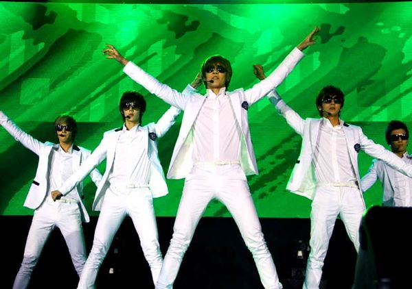 X-5 yang Bikin Histeris