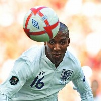 Ashley Young Senang tapi Kecewa
