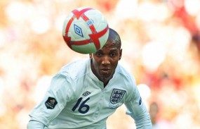 Ashley Young Senang tapi Kecewa