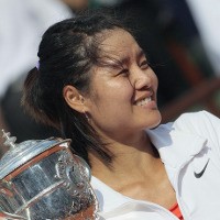 Bunga Emas Mekar di Roland Garros