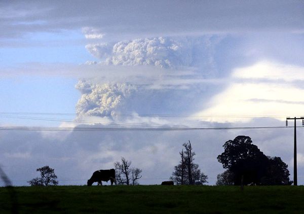 Gunung Puyehue Chile Meletus