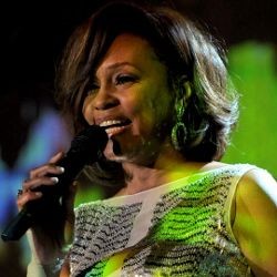 Gara-gara Rokok, Whitney Houston Mengidap Emfisema