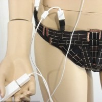 Wow, Bikini Bisa Isi Ulang Baterai iPod