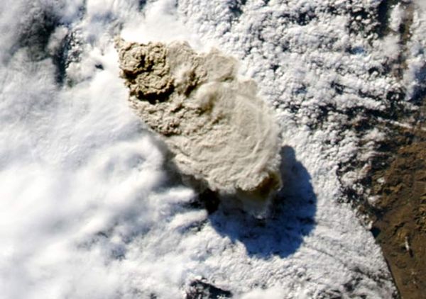 Letusan Gunung Puyehue dari Udara