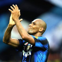 Maicon Ditukar Kaka? Omong Kosong