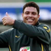 Ronaldo Bidik Gol di Laga Perpisahan