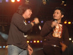 Ari Lasso Malam Ini Menjadi Vokalis Andra And The Backbone