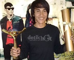 Stop Film, Vino G. Bastian Pilih Sitkom