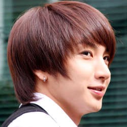 Leeteuk SuJu: Jangan Keluhkan Jadwal Padat Kami