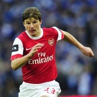 Terkait Arshavin, Wenger Dikritik