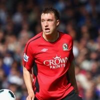 Phil Jones Mau Jadi Ferdinand Baru