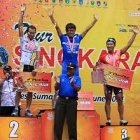 Atlet Jepang & Hong Kong Menyodok di Etape IV