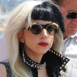 Lady Gaga Nasihati Fans Soal Seks