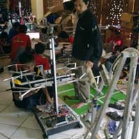 101 Tim Ikuti Kontes Robot Nasional 2011