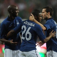 Gol Bunuh Diri Menangkan Prancis