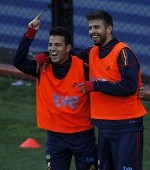 Pique Setia Menanti Fabregas