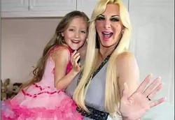 Gadis Cilik Dikado Voucher Memperbesar Payudara Saat Ultah