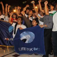 Politeknik Negeri Batam Juara Kontes Robot Nasional 2011