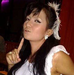 Five V Siap Buka-bukaan di Drakula Cinta