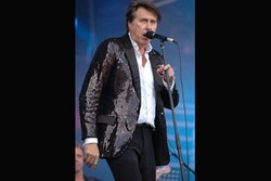 Frontman Roxy Music Terima Gelar dari Ratu Inggris