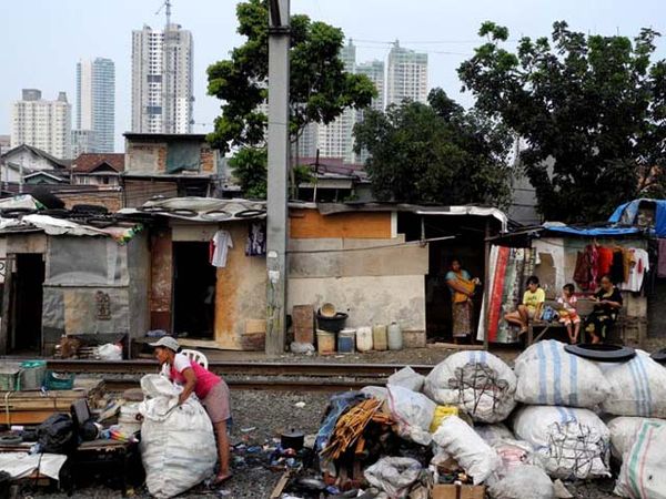 Kemiskinan di Bibir Forum Ekonomi Dunia