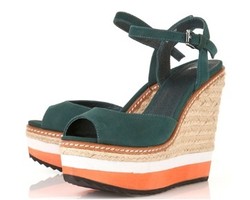 4 Langkah Membersihkan Sepatu Espadrilles