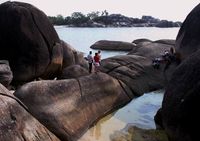 Indahnya Pantai Laskar Pelangi