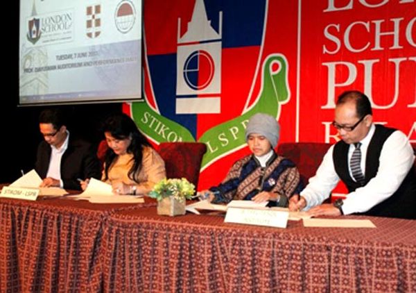 STIKOM Tingkatkan Kualitas Pengajar Bahasa Inggris