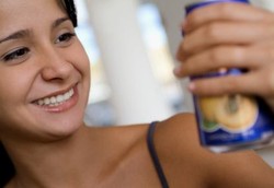 Minum 2 Kaleng Minuman Manis Tiap Hari Bikin Lidah Mati Rasa