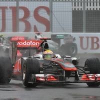 Dramatis, Button Kalahkan Vettel di Lap Terakhir