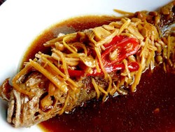 Ikan Ceng Cuan Masakan Khas Cina Benteng