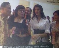 Muncul Foto Istri Nazaruddin Bersama Rosa 
