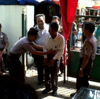 Polisi Amankan Pisau Lipat di Sidang Vonis Rusuh Temanggung