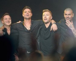 Boyzone Disarankan Untuk Bubar