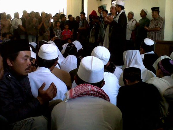 Pendukung Syihabudin Gelar Istighosah