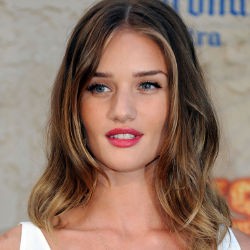 Rosie Huntington Berkepribadian Ganda