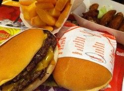 Nyam Nyam... Burger Gendut dan Juicy