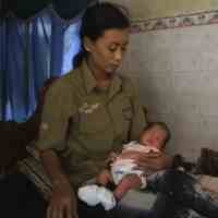 Merasa Tak Hamil, Istri Nelayan Tuban Malah Lahirkan Bayi
