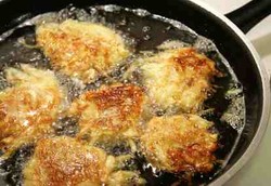 Penyakit Jantung Orang Indonesia Berasal dari Lemak Gorengan