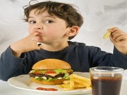 Junkfood Bisa Beresiko Stroke