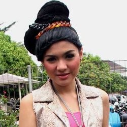 Vicky Shu Tak PeDe Disebut Montok